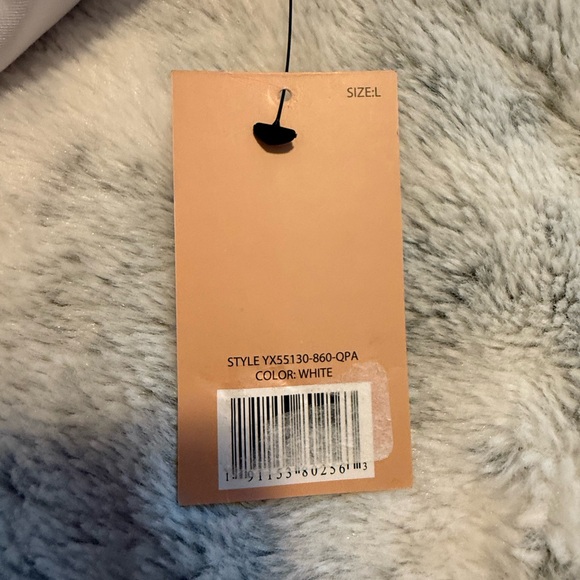 Chic White Ruched Tank Top - Picture 4 of 4